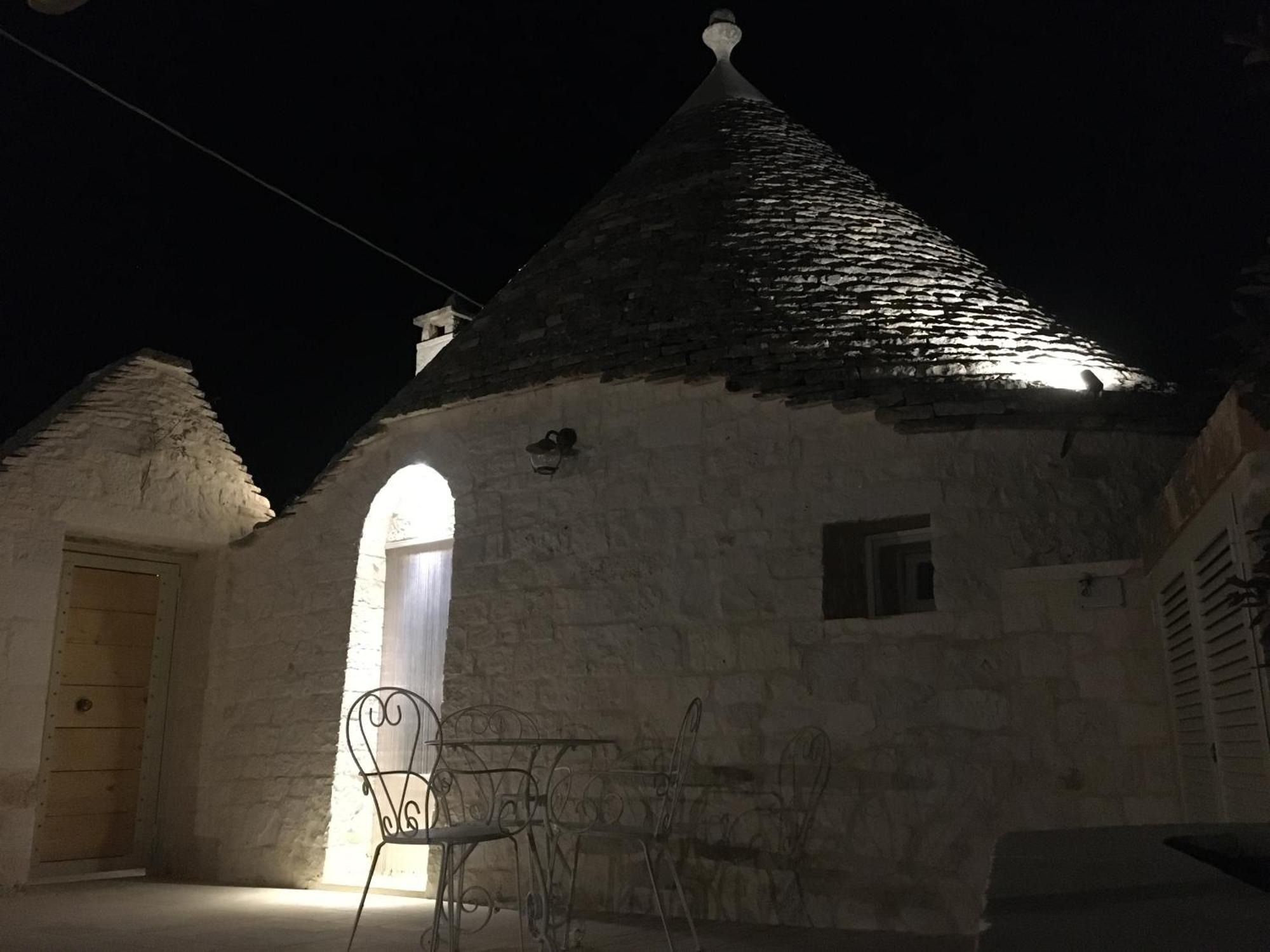 Trulli Le 2 Nicchie Villa Locorotondo Dış mekan fotoğraf