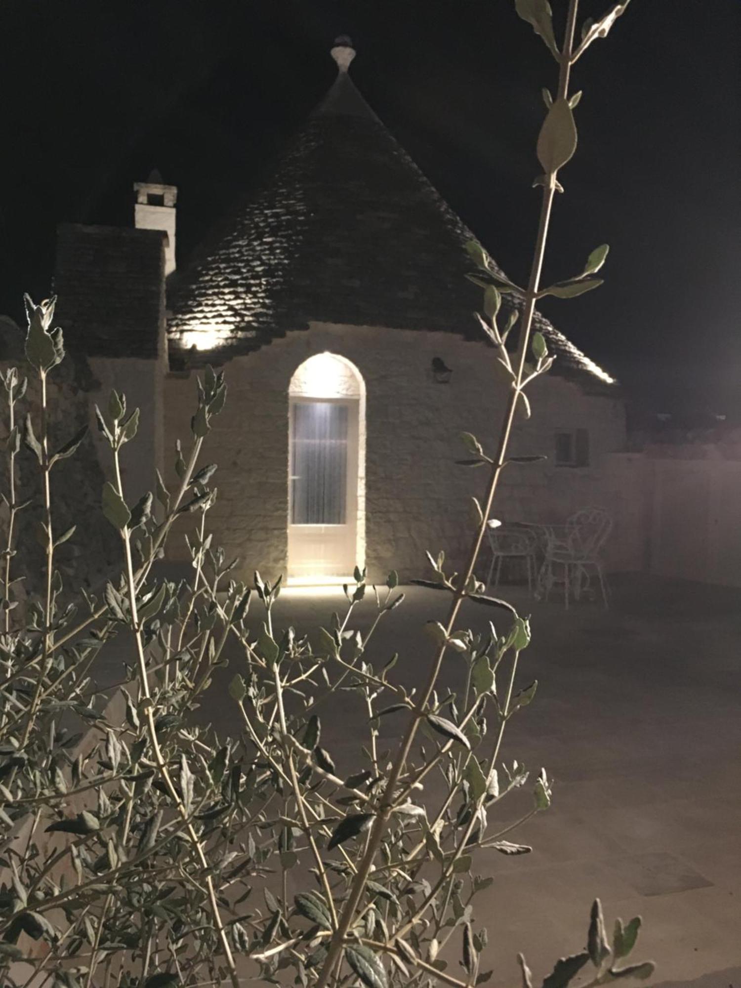 Trulli Le 2 Nicchie Villa Locorotondo Dış mekan fotoğraf